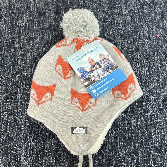 NWT! Sherpa Lined Pom Pom Toque - Picture 2 of 5